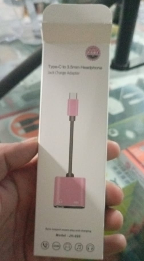 SUPEN FAST Type C To 3.5mm Headphone Jack Charge Adapter Durable Quality Easy Connectivity (Random Color) - Image 3