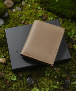 The Signature Hand-Stitched Slim Leather Bifold Wallet Designed for Maximum Durability and Minimalist Everyday Carry Utility