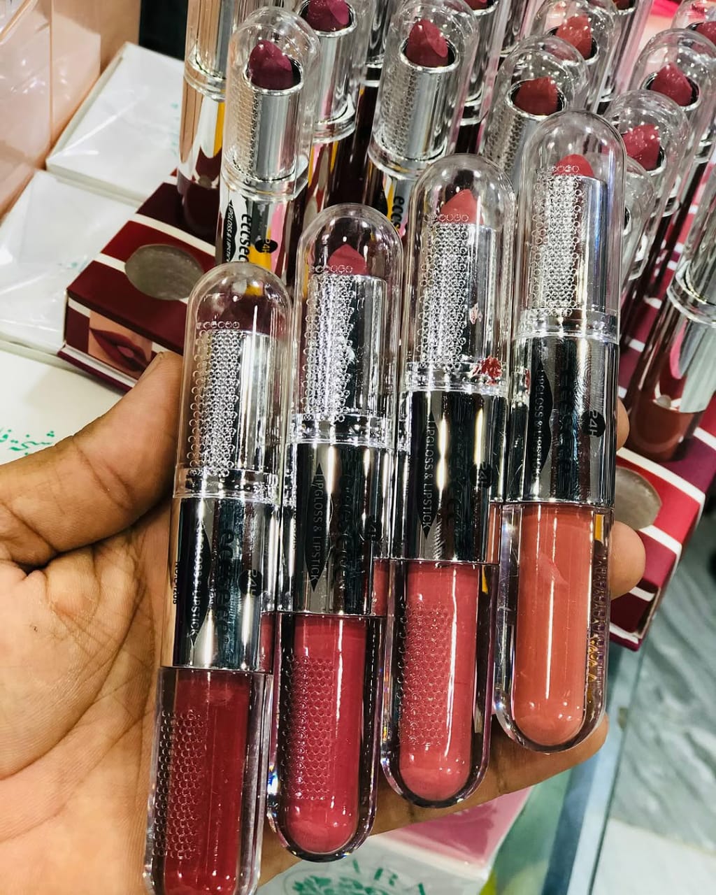 Soft And Smooth Texture Matt - 2 in 1 Lipstick + Lipgloss (Random color)