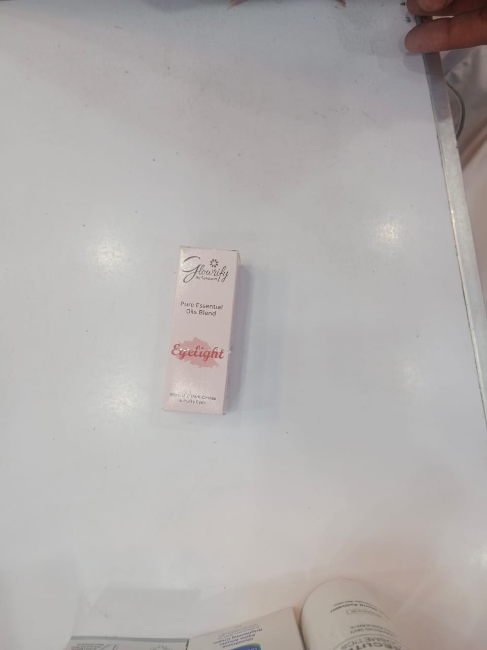 Glowrify Eyelight Serum - Eliminates Dark Circles Around Eyes & Puffy Eyes 10 ML - Image 4