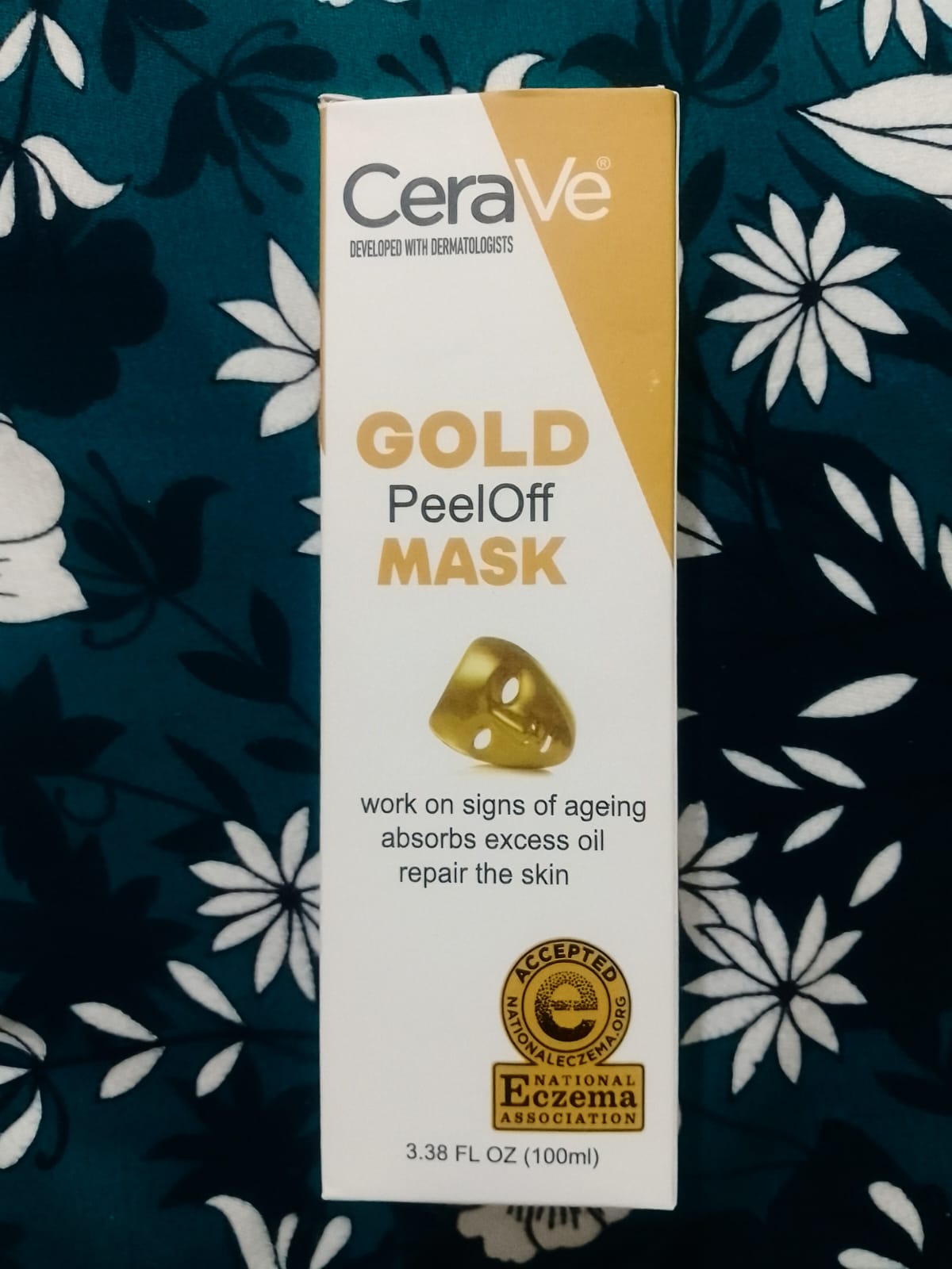 CeraVe Radiant Glow Peel-Off Gold Mask – Deep Cleansing & Brightening Facial Treatment – 100ml - Image 5
