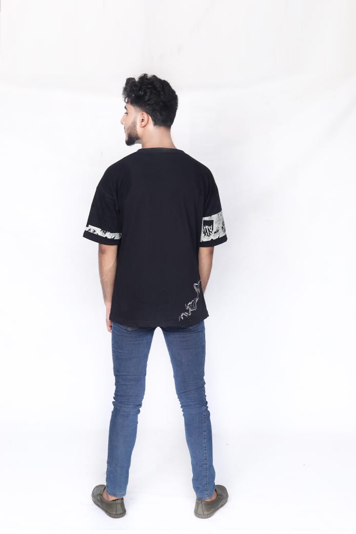 Professional Fashion Model for Urban Streetwear Apparel: E-commerce Studio Photography, Brand Ambassador, and High-Impact Social Media Content Creator - Image 4