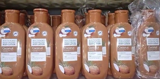 Product Showcase: Premium Coconut Whitening Moisturizing Body Lotion - Luxurious Skincare - Image 4