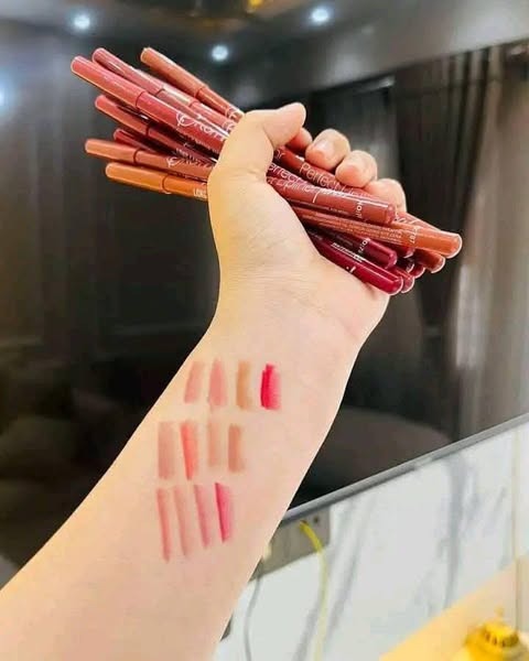 Flormar Perfect Lipliner – Long-Lasting & Intense Color | Smooth Application | Pack of 12 Shades - Image 4