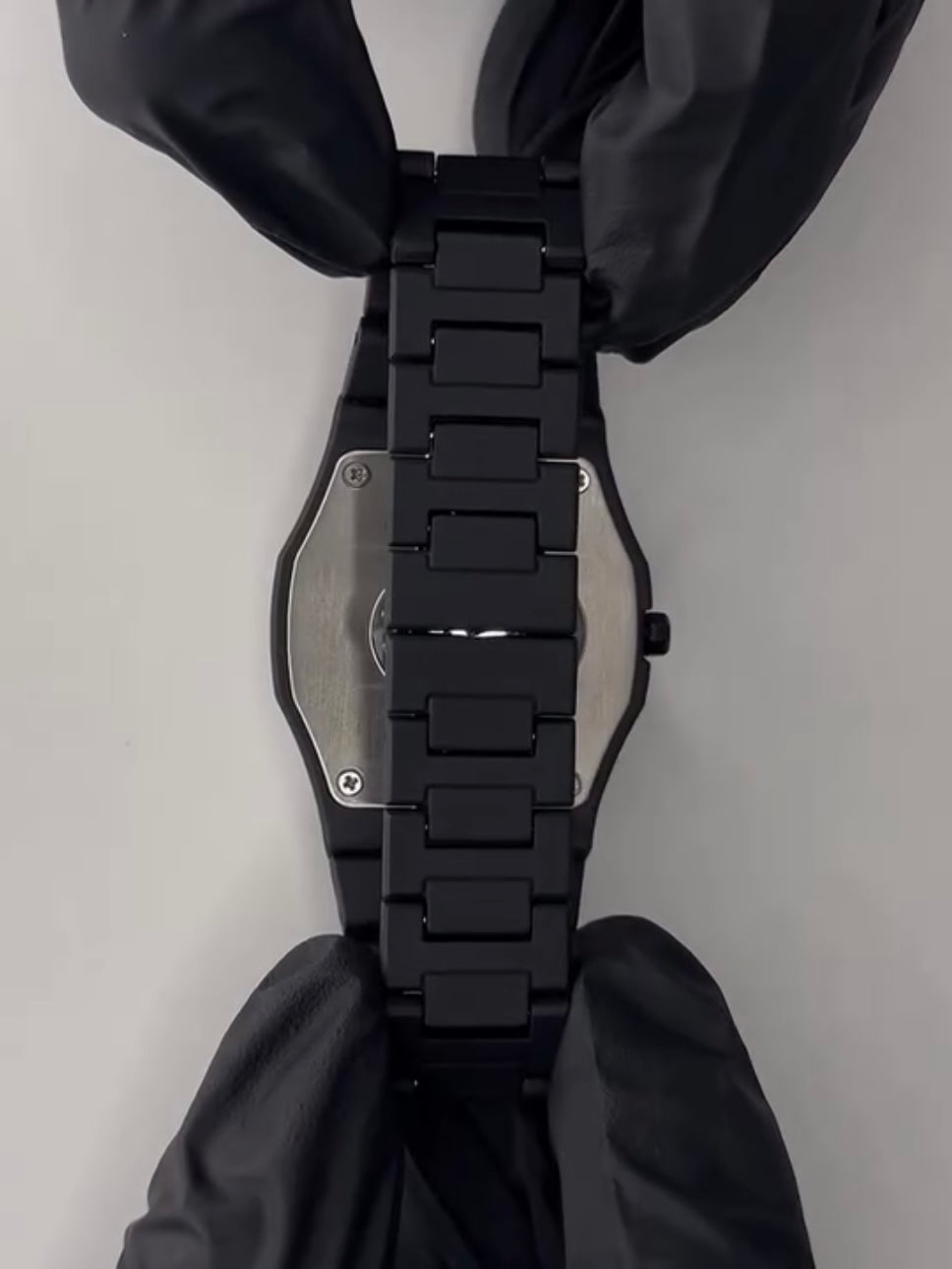 Black Minimalist Analog Wrist Aura Watch With Stainless Steel Strap And Butterfly Lock Non Waterproof - Image 2
