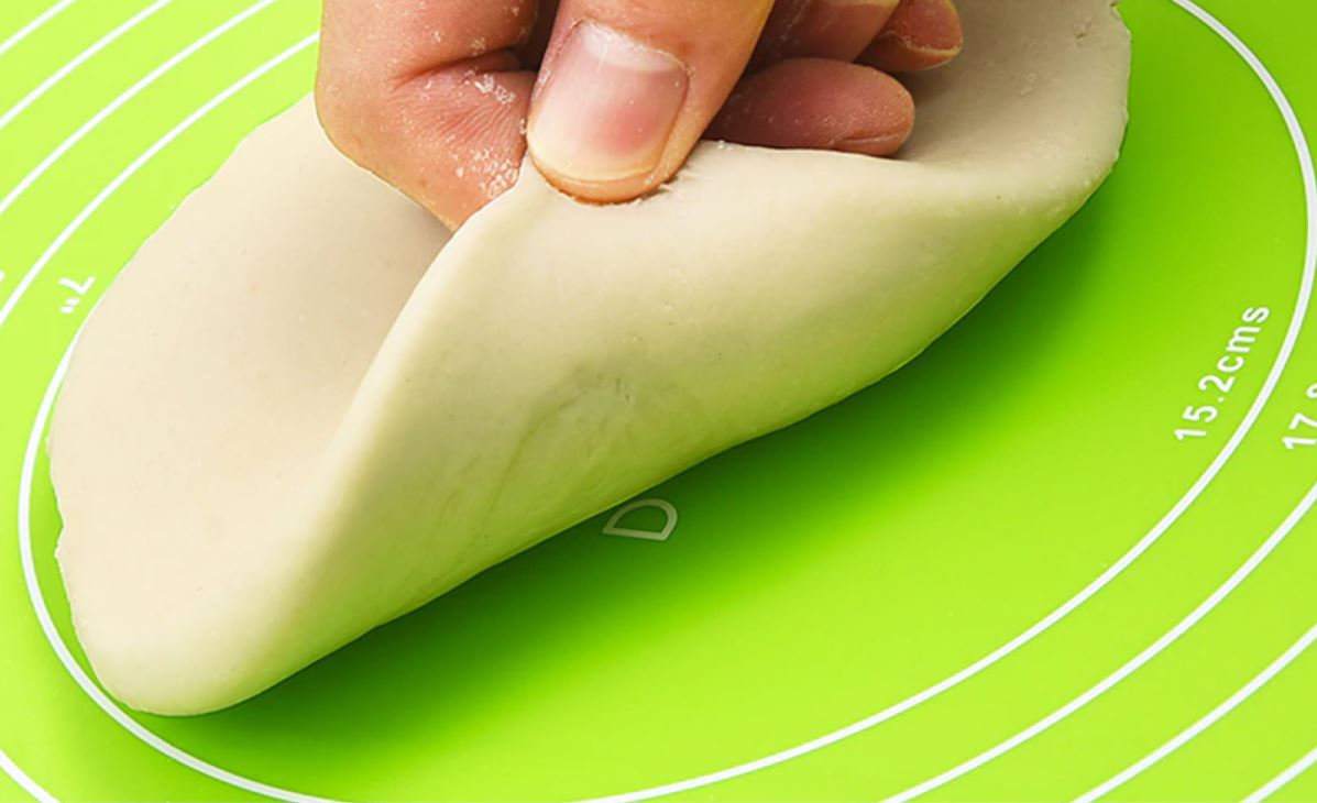 Big Size Silicone Baking Roti Mat With Measurements Heat Resistant Cookie Sheet Oven Liner | Non Stick Flour Rolling Mat | Baking Mat Kneading Dough Pad (Random Color) - Image 2