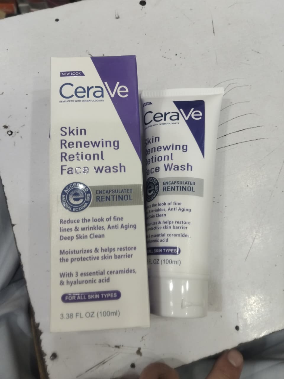 Renewing Retinol Face Wash – Anti-Aging Cleanser with Ceramides & Hyaluronic Acid for All Skin Types (100ml) - Image 4