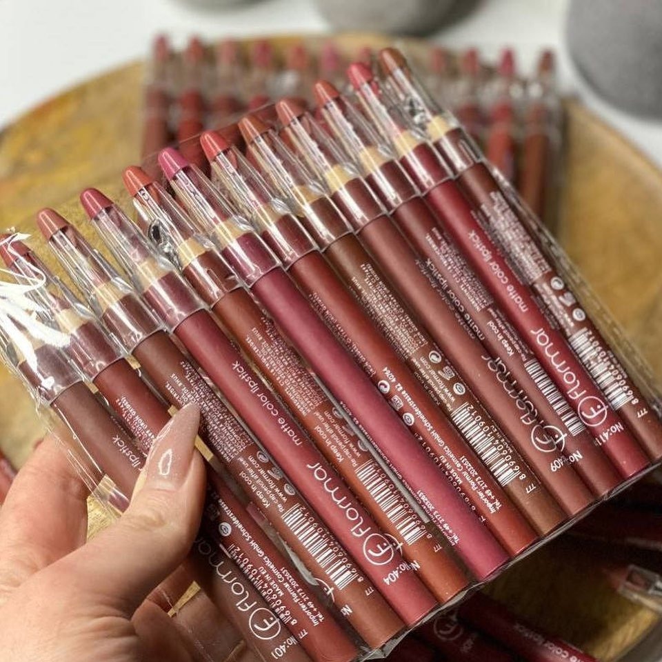 High Quality Lip Liners In Assorted Shades