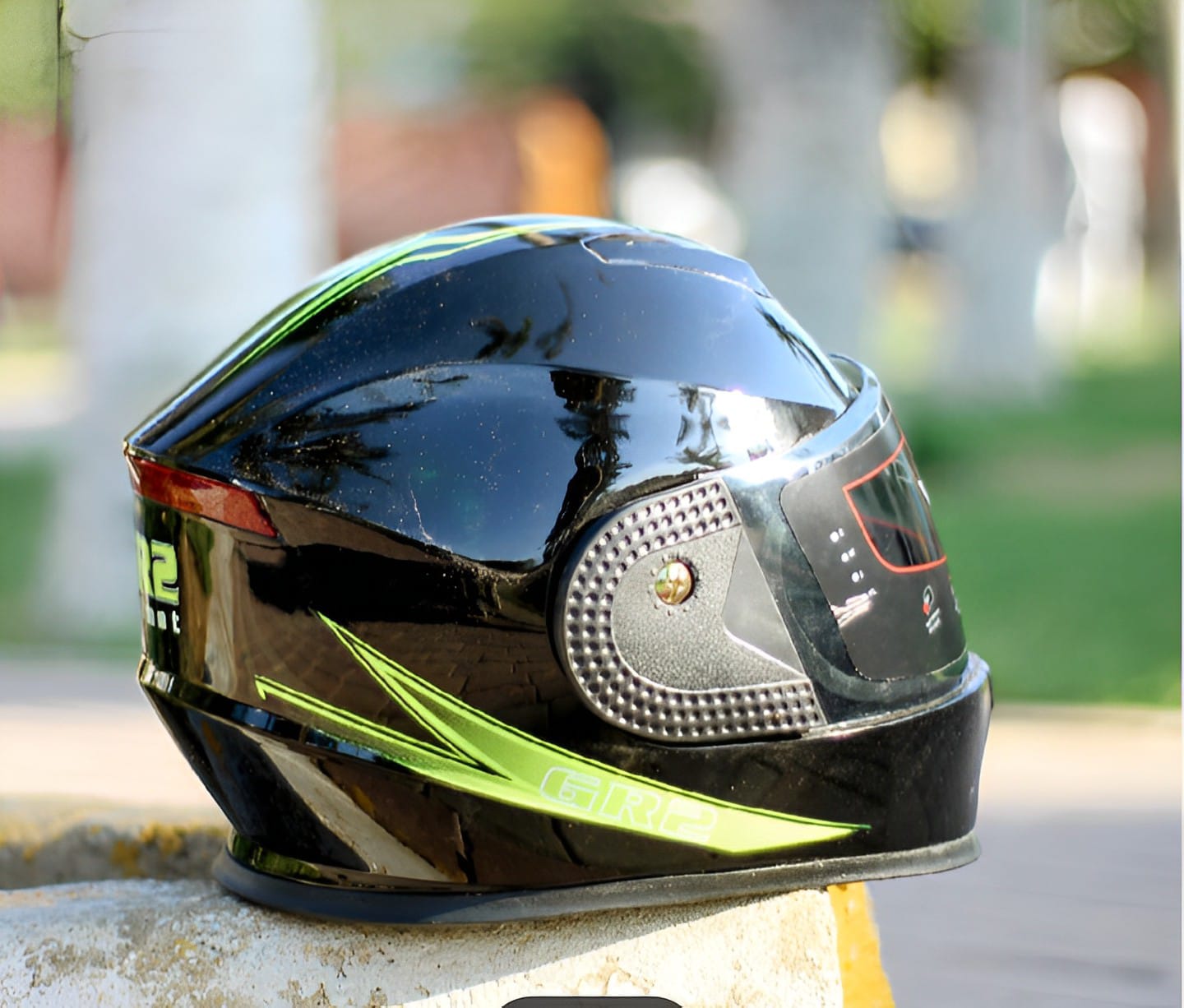 GR 2 stye helmet for bikes - Image 3